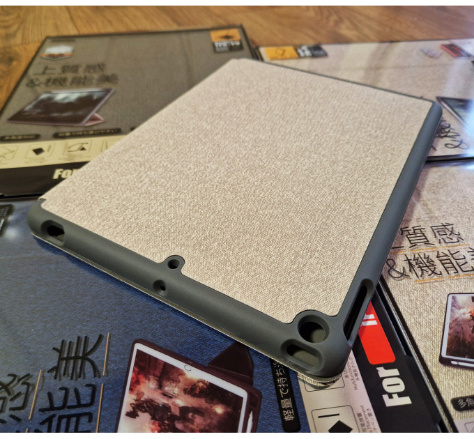Чохол REMAX Chan Series Leather Case PT-10 for all iPad 10.2“ (2019-2022) бежевий + відсік для стілусу